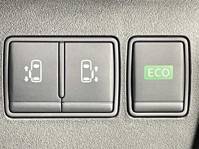 日産 セレナ ハイウェイS G S HV Aセーフ 千葉県 2014(平26)年 8.8万km ブリリアントホワイトパール 禁煙車/衝突軽減ブレーキ/レーンキープアシスト/クルーズコントロール/ディプレイ付き自動防眩式ルームミラー/踏み間違い衝突防止アシスト/フロント＆バックソナー/ふらつき警報/両側パワースライドドア/Pioneer SDナビ/・型式：AVIC-MRZ099/・CD/DVD/地デジTV/Bluetooth/ALPINEフリップダウンモニター/アラウンドビューモニター/ETC/純正アルミホイール/純正フロアマット/本革巻きステアリング/ドアバイザー/後席ロールサンシェード/後席バックテーブル/プッシュスタート/スマートキー/スペアキー1本