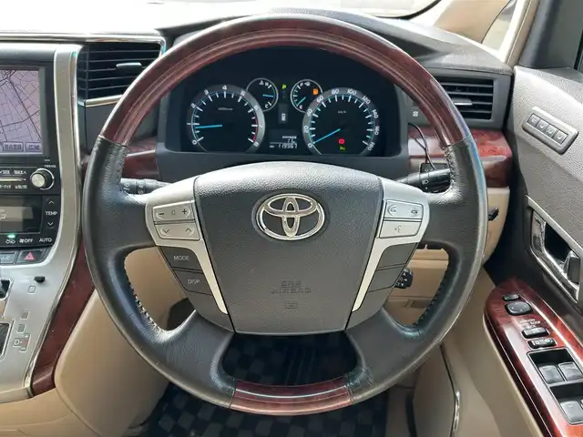 トヨタ アルファード 240G 新潟県 2008(平20)年 12万km ゴールドパールクリスタルシャイン サンルーフ/クルーズコントロール/ETC/両側パワースライドドア/バックカメラ/スペアキー/純正ナビ/（HDDナビ、Bluetooth、フルセグ、CD/DVD）/パワーシートDN席/横滑り防止/19インチPERFORMANCE　WHEELS　/HID/オートライト/スマートキー/オットマン/イージークローザー/プッシュスタート/ウィンカーミラー/１００V充電