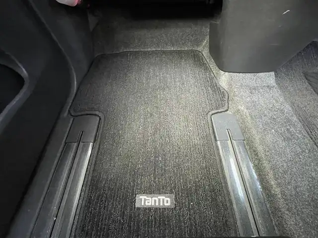 ダイハツ タント カスタム X 愛知県 2016(平28)年 2.4万km ブラックマイカメタリック 社外ディスプレイオーディオ　/ＢＴ　/Ｂカメラ　/ＬＥＤヘッドライト　/フォグライト　/ＥＴＣ　/ステアリングスイッチ　/オートライト　/左パワースライドドア　/アイドリングストップ/純正フロアマット