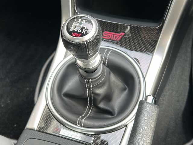 スバル ＷＲＸ ＳＴＩ S207 岩手県 2016(平28)年 2.4万km WRブルーパール ４WD/ＳＴｉエアロ　/純正ナビ　/（CD、DVD、HDMI、BT）/ＳＴｉ本革シート　/ＲＡＹＳホイール冬タイヤ有　/バックカメラ　/サイドカメラ /前席シートヒーター /LEDアクセサリーライナー/オートライト　/フォグランプ/ナビステアリングスイッチ/ETC/デュアルエアコン/プッシュスタート/スマートキー×2/オートリアワイパー/ドアバイザー/フロアマット/保証書　取説