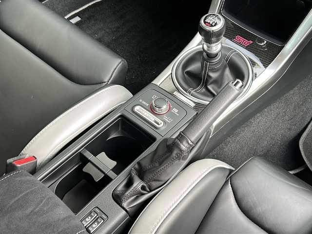 スバル ＷＲＸ ＳＴＩ S207 岩手県 2016(平28)年 2.4万km WRブルーパール ４WD/ＳＴｉエアロ　/純正ナビ　/（CD、DVD、HDMI、BT）/ＳＴｉ本革シート　/ＲＡＹＳホイール冬タイヤ有　/バックカメラ　/サイドカメラ /前席シートヒーター /LEDアクセサリーライナー/オートライト　/フォグランプ/ナビステアリングスイッチ/ETC/デュアルエアコン/プッシュスタート/スマートキー×2/オートリアワイパー/ドアバイザー/フロアマット/保証書　取説