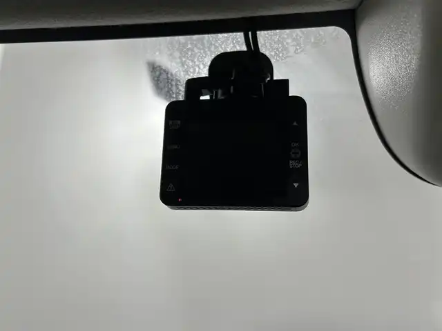 ホンダ Ｎ ＢＯＸ 佐賀県 2024(令6)年 1.2万km クリスタルブラックパール 純正8インチディスプレイオーディオ/AM/FM/Bluetooth/AppleCarplay/Androidauto/バックカメラ/衝突被害軽減システム/先行車発進お知らせ機能/レーダークルーズコントロール/レーンアシスト/ロードサインアシスト/クリアランスソアー/横滑り防止装置/ビルトインETC/オートライト/オートマチックハイビーム/LEDヘッドライト/電子パーキング/ブレーキホールド/両側パワースライドドア/シートバックテーブル/後席サンシェード/運転席・助手席シートヒーター/ISOFIX対応シート/チップアップシート/ドアバイザー/純正フロアマット/スマートキー/スペアキー×１