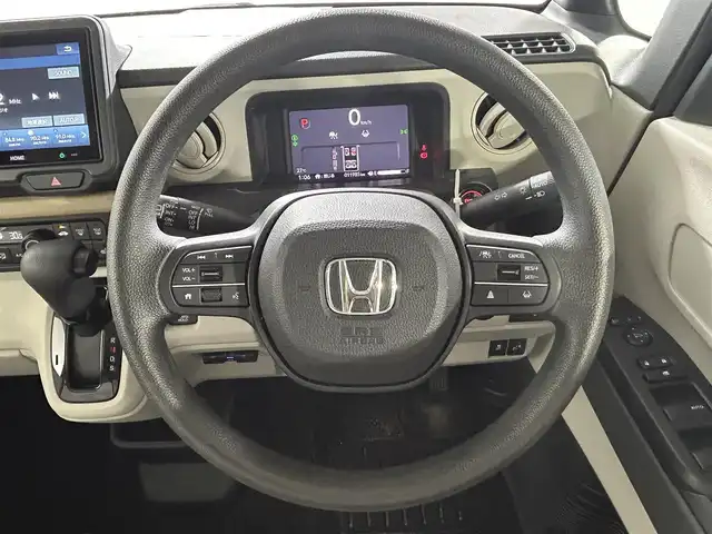 ホンダ Ｎ ＢＯＸ 佐賀県 2024(令6)年 1.2万km クリスタルブラックパール 純正8インチディスプレイオーディオ/AM/FM/Bluetooth/AppleCarplay/Androidauto/バックカメラ/衝突被害軽減システム/先行車発進お知らせ機能/レーダークルーズコントロール/レーンアシスト/ロードサインアシスト/クリアランスソアー/横滑り防止装置/ビルトインETC/オートライト/オートマチックハイビーム/LEDヘッドライト/電子パーキング/ブレーキホールド/両側パワースライドドア/シートバックテーブル/後席サンシェード/運転席・助手席シートヒーター/ISOFIX対応シート/チップアップシート/ドアバイザー/純正フロアマット/スマートキー/スペアキー×１