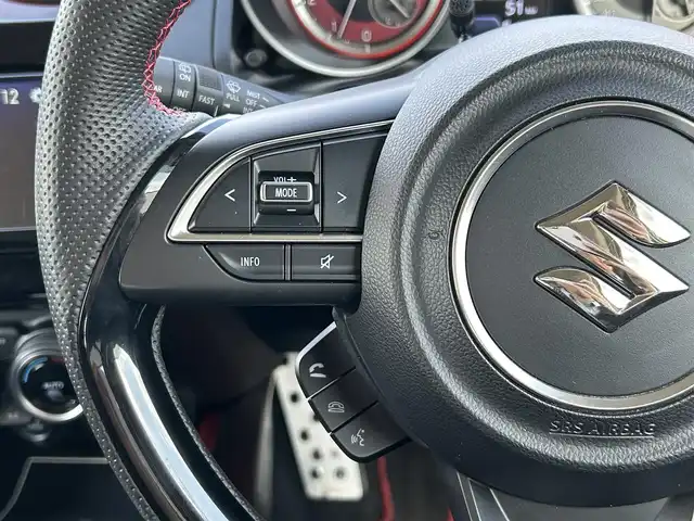 スズキ スイフト スポーツ 栃木県 2022(令4)年 4.7万km チャンピオンイエロー デゥアルブレーキサポート/社外ディスプレイオーディオ/DVD/Bluetooth/MSV/USB/ビルトインETC/前後ドライブレコーダー/D席シートヒーター/クルーズコントロール/スマートキー×2/プッシュスタート/ステアリングリモコン/LEDオートライト/LEDフォグランプ/純正17インチAW/アイドリングストップ/横滑り防止装置/電動格納ミラー/スロットコントローラー