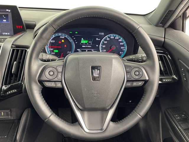 トヨタ クラウン ハイブリッド RS アドバンス 愛知県 2020(令2)年 7万km ホワイトパールクリスタルシャイン 禁煙車/純正8インチナビ/（AM/FM/Bluetooth/フルセグTV/USB)/バックカメラ/トヨタセーフティセンス/・プリクラッシュセーフティ/・レーダークルーズコントロール/・レーントレーシングアシスト/・オートマチックハイビーム/・クリアランスソナー/・ブラインドスポットモニター/ヘッドアップディスプレイ/ETC2.0/前後ドライブレコーダー/ハーフレザーシート/前席シートヒーター/ステアリングヒーター/パワーシート/パドルシフト/純正18インチアルミホイール/プッシュスタート/スマートキー/スペアキー1本/オートライト/LEDヘッドライト/フロントフォグランプ/純正フロアマット/ドアバイザー