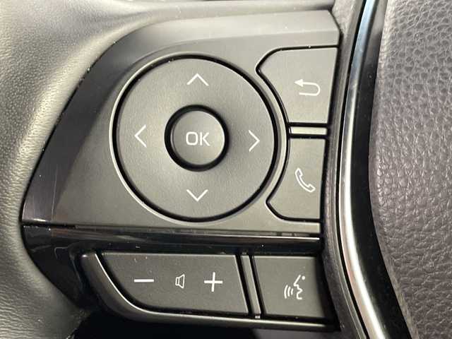 トヨタ クラウン ハイブリッド RS アドバンス 愛知県 2020(令2)年 7万km ホワイトパールクリスタルシャイン 禁煙車/純正8インチナビ/（AM/FM/Bluetooth/フルセグTV/USB)/バックカメラ/トヨタセーフティセンス/・プリクラッシュセーフティ/・レーダークルーズコントロール/・レーントレーシングアシスト/・オートマチックハイビーム/・クリアランスソナー/・ブラインドスポットモニター/ヘッドアップディスプレイ/ETC2.0/前後ドライブレコーダー/ハーフレザーシート/前席シートヒーター/ステアリングヒーター/パワーシート/パドルシフト/純正18インチアルミホイール/プッシュスタート/スマートキー/スペアキー1本/オートライト/LEDヘッドライト/フロントフォグランプ/純正フロアマット/ドアバイザー