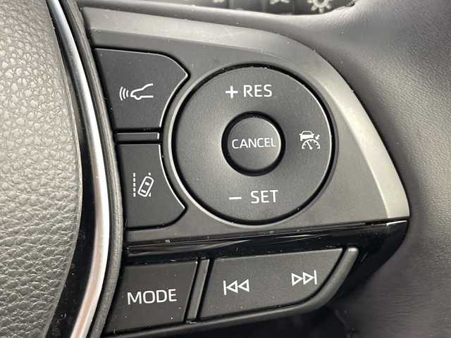 トヨタ クラウン ハイブリッド RS アドバンス 愛知県 2020(令2)年 7万km ホワイトパールクリスタルシャイン 禁煙車/純正8インチナビ/（AM/FM/Bluetooth/フルセグTV/USB)/バックカメラ/トヨタセーフティセンス/・プリクラッシュセーフティ/・レーダークルーズコントロール/・レーントレーシングアシスト/・オートマチックハイビーム/・クリアランスソナー/・ブラインドスポットモニター/ヘッドアップディスプレイ/ETC2.0/前後ドライブレコーダー/ハーフレザーシート/前席シートヒーター/ステアリングヒーター/パワーシート/パドルシフト/純正18インチアルミホイール/プッシュスタート/スマートキー/スペアキー1本/オートライト/LEDヘッドライト/フロントフォグランプ/純正フロアマット/ドアバイザー