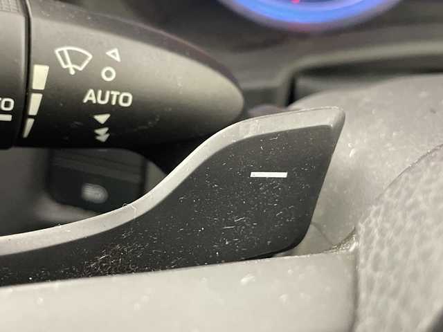 トヨタ クラウン ハイブリッド RS アドバンス 愛知県 2020(令2)年 7万km ホワイトパールクリスタルシャイン 禁煙車/純正8インチナビ/（AM/FM/Bluetooth/フルセグTV/USB)/バックカメラ/トヨタセーフティセンス/・プリクラッシュセーフティ/・レーダークルーズコントロール/・レーントレーシングアシスト/・オートマチックハイビーム/・クリアランスソナー/・ブラインドスポットモニター/ヘッドアップディスプレイ/ETC2.0/前後ドライブレコーダー/ハーフレザーシート/前席シートヒーター/ステアリングヒーター/パワーシート/パドルシフト/純正18インチアルミホイール/プッシュスタート/スマートキー/スペアキー1本/オートライト/LEDヘッドライト/フロントフォグランプ/純正フロアマット/ドアバイザー