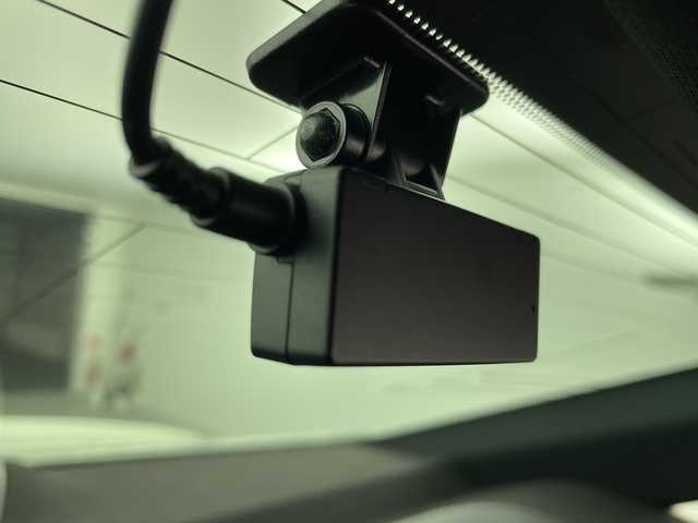 トヨタ クラウン ハイブリッド RS アドバンス 愛知県 2020(令2)年 7万km ホワイトパールクリスタルシャイン 禁煙車/純正8インチナビ/（AM/FM/Bluetooth/フルセグTV/USB)/バックカメラ/トヨタセーフティセンス/・プリクラッシュセーフティ/・レーダークルーズコントロール/・レーントレーシングアシスト/・オートマチックハイビーム/・クリアランスソナー/・ブラインドスポットモニター/ヘッドアップディスプレイ/ETC2.0/前後ドライブレコーダー/ハーフレザーシート/前席シートヒーター/ステアリングヒーター/パワーシート/パドルシフト/純正18インチアルミホイール/プッシュスタート/スマートキー/スペアキー1本/オートライト/LEDヘッドライト/フロントフォグランプ/純正フロアマット/ドアバイザー