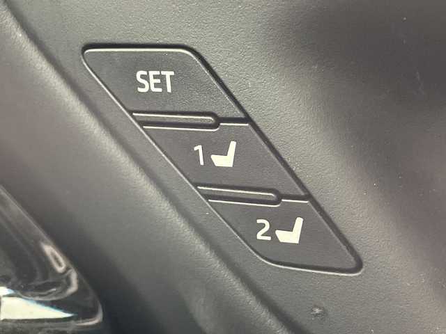 トヨタ クラウン ハイブリッド RS アドバンス 愛知県 2020(令2)年 7万km ホワイトパールクリスタルシャイン 禁煙車/純正8インチナビ/（AM/FM/Bluetooth/フルセグTV/USB)/バックカメラ/トヨタセーフティセンス/・プリクラッシュセーフティ/・レーダークルーズコントロール/・レーントレーシングアシスト/・オートマチックハイビーム/・クリアランスソナー/・ブラインドスポットモニター/ヘッドアップディスプレイ/ETC2.0/前後ドライブレコーダー/ハーフレザーシート/前席シートヒーター/ステアリングヒーター/パワーシート/パドルシフト/純正18インチアルミホイール/プッシュスタート/スマートキー/スペアキー1本/オートライト/LEDヘッドライト/フロントフォグランプ/純正フロアマット/ドアバイザー