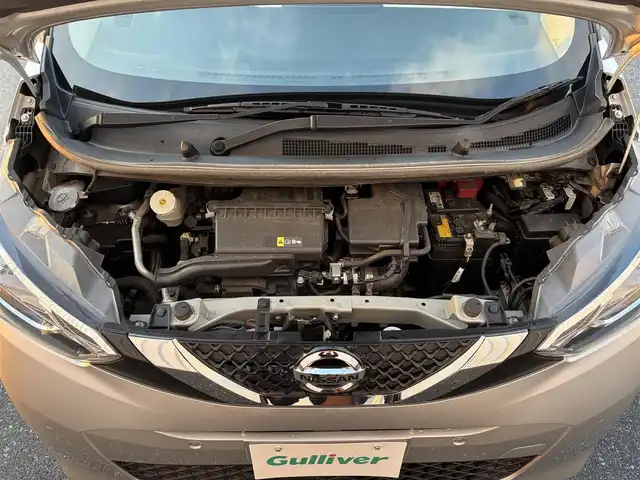 日産 デイズ X 滋賀県 2020(令2)年 6.1万km スターリングシルバーM 純正9インチナビ/・フルセグTV/FM/AM/CD/DVD/・Bluetooth/SD/AUX/全方位カメラ/ステアリングスイッチ/ドライブレコーダー/ETC/エマージェンシーブレーキ/コーナーセンサー/車線逸脱警報/先行車発進お知らせ/速度標識表示/道路標識表示/ふらつき警報/オートライト/オートハイビーム/電格ウィンカーミラー/プッシュスタート/スマートキー/ドアバイザー/ベンチシート