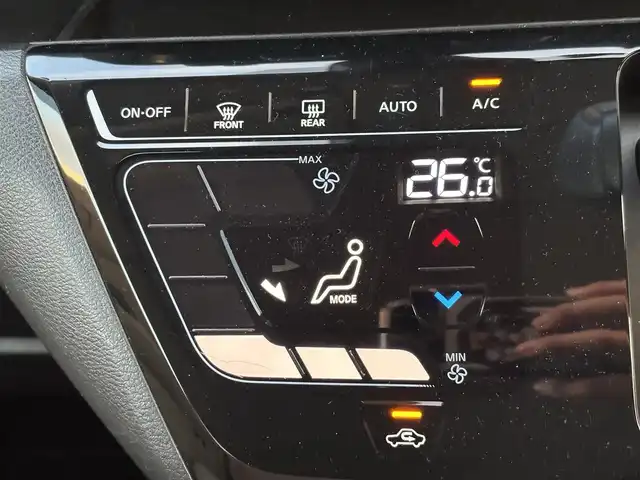 日産 デイズ X 滋賀県 2020(令2)年 6.1万km スターリングシルバーM 純正9インチナビ/・フルセグTV/FM/AM/CD/DVD/・Bluetooth/SD/AUX/全方位カメラ/ステアリングスイッチ/ドライブレコーダー/ETC/エマージェンシーブレーキ/コーナーセンサー/車線逸脱警報/先行車発進お知らせ/速度標識表示/道路標識表示/ふらつき警報/オートライト/オートハイビーム/電格ウィンカーミラー/プッシュスタート/スマートキー/ドアバイザー/ベンチシート