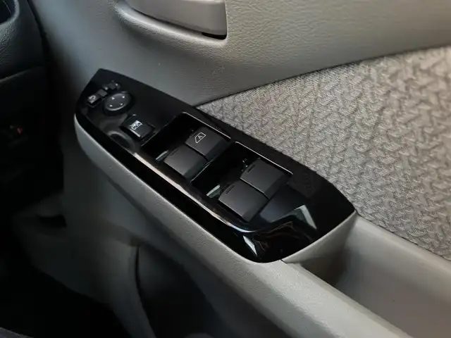 日産 デイズ X 滋賀県 2020(令2)年 6.1万km スターリングシルバーM 純正9インチナビ/・フルセグTV/FM/AM/CD/DVD/・Bluetooth/SD/AUX/全方位カメラ/ステアリングスイッチ/ドライブレコーダー/ETC/エマージェンシーブレーキ/コーナーセンサー/車線逸脱警報/先行車発進お知らせ/速度標識表示/道路標識表示/ふらつき警報/オートライト/オートハイビーム/電格ウィンカーミラー/プッシュスタート/スマートキー/ドアバイザー/ベンチシート