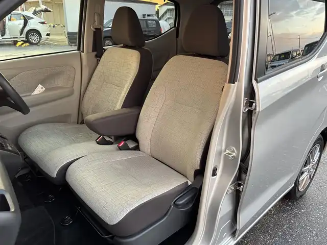 日産 デイズ X 滋賀県 2020(令2)年 6.1万km スターリングシルバーM 純正9インチナビ/・フルセグTV/FM/AM/CD/DVD/・Bluetooth/SD/AUX/全方位カメラ/ステアリングスイッチ/ドライブレコーダー/ETC/エマージェンシーブレーキ/コーナーセンサー/車線逸脱警報/先行車発進お知らせ/速度標識表示/道路標識表示/ふらつき警報/オートライト/オートハイビーム/電格ウィンカーミラー/プッシュスタート/スマートキー/ドアバイザー/ベンチシート