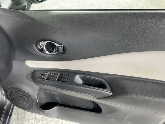 日産 ノート e－パワー X 沖縄県 2017(平29)年 2.6万km ガンＭ 県外仕入れ/禁煙車/エマジェンシーブレーキ/純正ナビ/・ＣＤ／ＤＶＤ/・Ｂｌｕｅｔｏｏｔｈ／フルセグＴＶ/アラウンドビューカメラ/バックカメラ/ドライブレコーダー前方/ＥＴＣ/スペアキー/取扱説明書