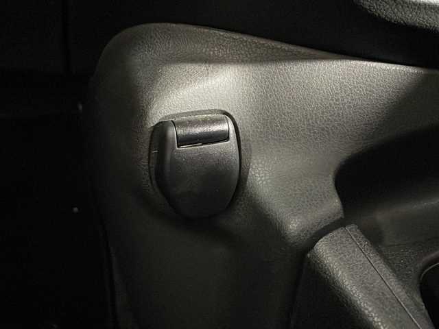 日産 ノート e－パワー X 沖縄県 2017(平29)年 2.6万km ガンＭ 県外仕入れ/禁煙車/エマジェンシーブレーキ/純正ナビ/・ＣＤ／ＤＶＤ/・Ｂｌｕｅｔｏｏｔｈ／フルセグＴＶ/アラウンドビューカメラ/バックカメラ/ドライブレコーダー前方/ＥＴＣ/スペアキー/取扱説明書