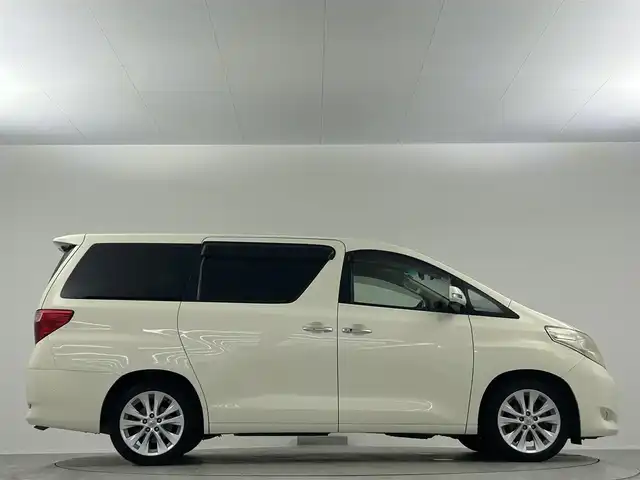 トヨタ アルファード 240G 埼玉県 2008(平20)年 10.8万km ゴールドパールクリスタルシャイン 純正ＨＤＤナビ　純正フリップダウンモニター　バックカメラ　フルセグ　ミュージックサーバー　ＤＮパワーシート　オットマン　両側パワースライドドア　前後ドライブレコーダー　前後コーナーセンサー
