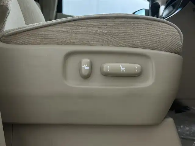 トヨタ アルファード 240G 埼玉県 2008(平20)年 10.8万km ゴールドパールクリスタルシャイン 純正ＨＤＤナビ　純正フリップダウンモニター　バックカメラ　フルセグ　ミュージックサーバー　ＤＮパワーシート　オットマン　両側パワースライドドア　前後ドライブレコーダー　前後コーナーセンサー