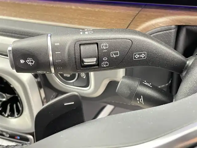 メルセデス・ベンツ ゲレンデヴァーゲン Ｇ３５０ｄ 千葉県 2019(令1)年 0.2万km オブシディアンブラック ユーザー買取/禁煙車/純正ナビ/Bluetooth/Apple Car Play/AM/FM/全方位カメラ/アダプティブクルーズコントロール/レーンキープアシスト/衝突被害軽減ブレーキ/フル液晶メーター（レイアウト変更機能付き）/ドライブモード/パドルシフト/マルチビームLEDライト/ナチュラルウォールナット本木製インパネ加飾/革巻きステアリング/ブラックレザーシート/スマートキー