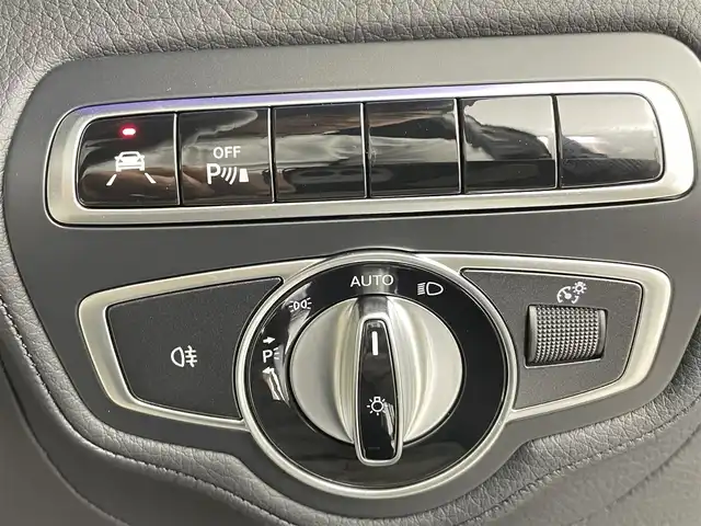 メルセデス・ベンツ ゲレンデヴァーゲン Ｇ３５０ｄ 千葉県 2019(令1)年 0.2万km オブシディアンブラック ユーザー買取/禁煙車/純正ナビ/Bluetooth/Apple Car Play/AM/FM/全方位カメラ/アダプティブクルーズコントロール/レーンキープアシスト/衝突被害軽減ブレーキ/フル液晶メーター（レイアウト変更機能付き）/ドライブモード/パドルシフト/マルチビームLEDライト/ナチュラルウォールナット本木製インパネ加飾/革巻きステアリング/ブラックレザーシート/スマートキー