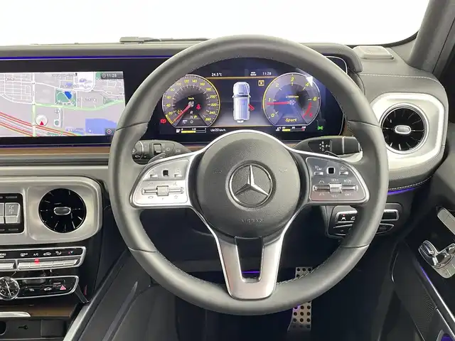 メルセデス・ベンツ ゲレンデヴァーゲン Ｇ３５０ｄ 千葉県 2019(令1)年 0.2万km オブシディアンブラック ユーザー買取/禁煙車/純正ナビ/Bluetooth/Apple Car Play/AM/FM/全方位カメラ/アダプティブクルーズコントロール/レーンキープアシスト/衝突被害軽減ブレーキ/フル液晶メーター（レイアウト変更機能付き）/ドライブモード/パドルシフト/マルチビームLEDライト/ナチュラルウォールナット本木製インパネ加飾/革巻きステアリング/ブラックレザーシート/スマートキー