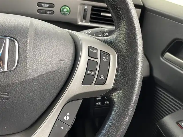 ホンダ フリード ハイブリット ジャストセレクション 福岡県 2014(平26)年 8.6万km ホワイトオーキッドパール 純正ナビ（ＢＴ，フルセグＴＶ）　/バックカメラ　/ビルトインＥＴＣ　/クルーズコントロール　/横滑り防止装置　/ＥＣＯＮ　/アイドリングストップ　/両側電動スライドドア　/電動格納式ドアミラー　/純正フロアマット