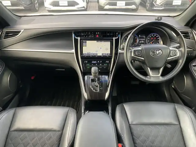 トヨタ ハリアー プレミアム 広島県 2018(平30)年 3.5万km ホワイトパールクリスタルシャイン TRDエアロ（フロント/サイド/リアアンダー)/トヨタセーフティセンス/・レーンキープアシスト/・衝突被害軽減システム/・アダクティブクルーズコントロール/・オートマチックハイビーム/純正9インチSDナビ/（フルセグTV/CD/DVD/SD/BT/HDMI)/電動リアゲート/ハーフレザーシート/バックカメラ/ドライブレコーダー/ETC/オートブレーキホールド/純正18インチAW/カーテンエアバッグ/純正フロアマット/純正LEDヘッドライト/スマートキー/スペアキー