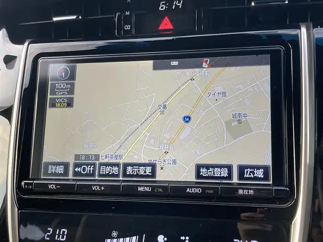 トヨタ ハリアー プレミアム 広島県 2018(平30)年 3.5万km ホワイトパールクリスタルシャイン TRDエアロ（フロント/サイド/リアアンダー)/トヨタセーフティセンス/・レーンキープアシスト/・衝突被害軽減システム/・アダクティブクルーズコントロール/・オートマチックハイビーム/純正9インチSDナビ/（フルセグTV/CD/DVD/SD/BT/HDMI)/電動リアゲート/ハーフレザーシート/バックカメラ/ドライブレコーダー/ETC/オートブレーキホールド/純正18インチAW/カーテンエアバッグ/純正フロアマット/純正LEDヘッドライト/スマートキー/スペアキー