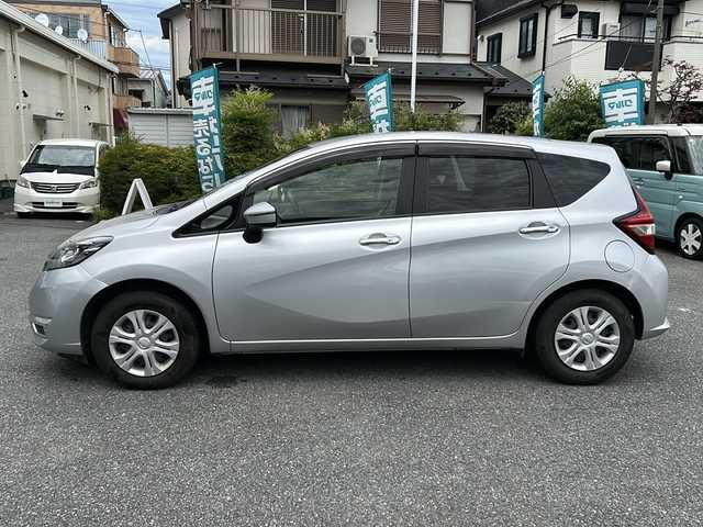 日産 ノート X 埼玉県 2018(平30)年 1.5万km ブリリアントシルバー