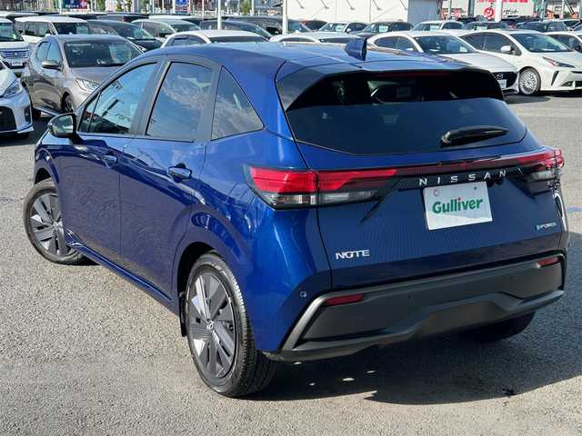 日産 ノート X 徳島県 2022(令4)年 0.2万km オーロラフレアブルーパール 純正メーカーナビ/・フルセグ/BT/USB/HDMI/AppleCarPlay/インテリジェントキー/プッシュスタート /ＥＴＣ/エマージェンシーブレーキ/ヘッドライトレベライザー/純正フロアマット/ステアリングリモコン