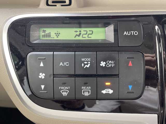 ホンダ Ｎ ＢＯＸ G Lパッケージ 群馬県 2015(平27)年 5.2万km カトラリーシルバーM 純正ディスプレイオーディオ　バックカメラ　両側電動スライドドア　ＥＴＣ　ステアリングスイッチ　リアロールカーテン　スマートキー　横滑り防止装置　ヘッドライトレベライザー　ウィンカーミラー　禁煙車