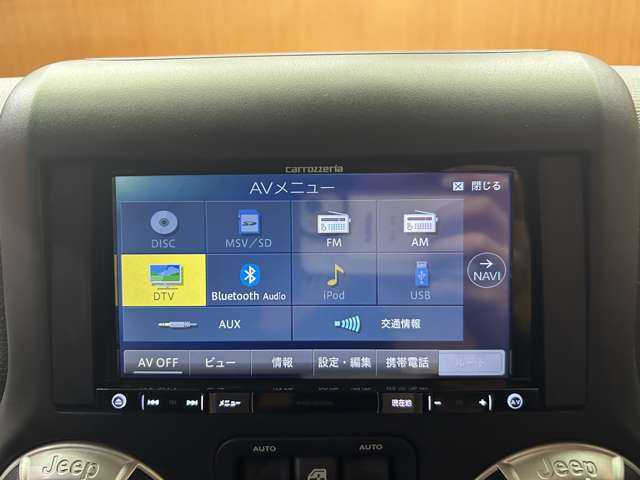 クライスラー・ジープ ジープ ラングラー アンリミテッド サハラ 千葉県 2017(平29)年 2.8万km 黒 クルーズコントロール　/黒革シート　/ナビ　/ＴＶ　/Ｂｌｕｅｔｏｏｔｈ接続　/サイドカメラ　/バックカメラ　/シートヒーター　/キーレス　/ＢＡＴＴＬＥＺ４本出しマフラー　/ＥＴＣ　/禁煙車　/キーレス　/純正ＡＷ