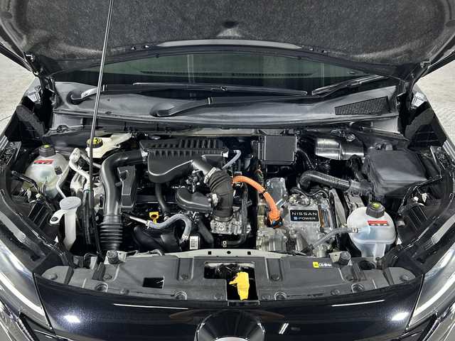 日産 オーラ ニスモ 沖縄県 2023(令5)年 1.2万km ダークメタルグレー/スーパーブラック2トーン 禁煙車　/県外仕入れ　/９インチ純正ナビ/【ＣＤ／フルセグＴＶ／ＢＴ】　/ビルトインETC/アラウンドビューモニター　/エマージェンシーブレーキ　/ブラインドスポットモニター　/車線逸脱防止支援　/インテリジェントルームミラー　/ＬＥＤヘッドライト/スマートキー