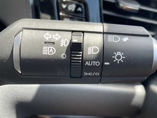レクサス ＮＸ 250 バージョンL 和歌山県 2023(令5)年 1万km ソニッククォーツ 純正ナビ/パノラミックビューモニター/革巻きステアリング/サンルーフ/三眼LEDヘッドライト/レザーシート/パワーシート/ポジションメモリー/シートヒーター/シートエアベンチレーション/ステアリングヒーター/純正アルミホイール/ドライブレコーダー/パワーバックドア/置くだけ充電/プリクラッシュセーフティー/BSM/クリアランスソナー/フォグランプ