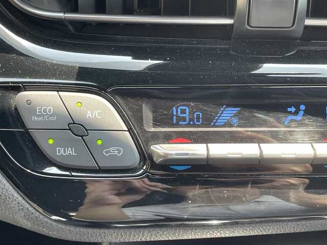 トヨタ Ｃ－ＨＲ S 岡山県 2017(平29)年 12.9万km ブラックマイカ 登録時走行距離128241キロ/純正9インチSDナビ/AM/FM/Bluetooth/TV/SD/DISC/モデリスタエアロ/Toyota Safety Sense/・プリクラッシュセーフティ/・レーンディパーチャーアラート/・オートマチックハイビーム/レーダークルーズコントロール/バックカメラ/純正17インチAW/純正フロアマット/プッシュスタート/スマートキー/ETC