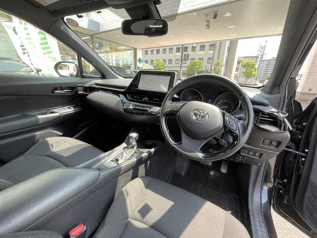 トヨタ Ｃ－ＨＲ S 岡山県 2017(平29)年 12.9万km ブラックマイカ 登録時走行距離128241キロ/純正9インチSDナビ/AM/FM/Bluetooth/TV/SD/DISC/モデリスタエアロ/Toyota Safety Sense/・プリクラッシュセーフティ/・レーンディパーチャーアラート/・オートマチックハイビーム/レーダークルーズコントロール/バックカメラ/純正17インチAW/純正フロアマット/プッシュスタート/スマートキー/ETC