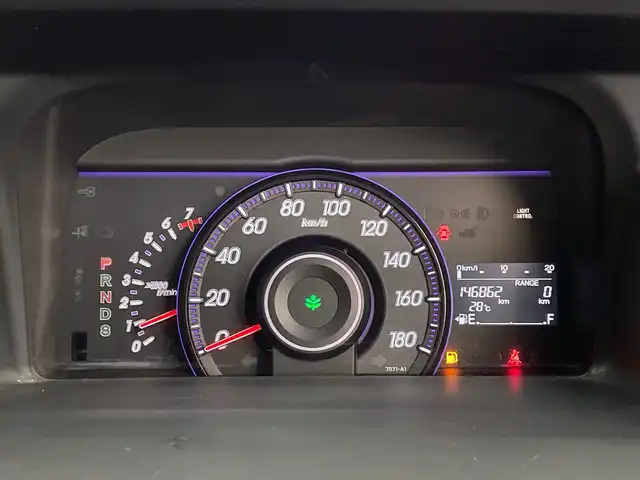 ホンダ ステップワゴン スパーダ Z HDDナビED 鹿児島県 2011(平23)年 14.7万km プレミアムホワイトパール ワンオーナー　/純正ナビ　/（フルセグ/Ｂｌｕｅｔｏｏｔｈ/CD/DVD)　/バックカメラ　/両側パワースライドドア　/ドアバイザー　/パドルシフト　/純正フロアマット　/ＥＴＣ　/純正１６インチアルミホイール　/スマートキー/スペアキー1本/保証書　/取扱説明書