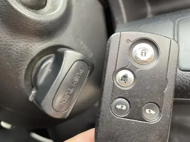 ホンダ ステップワゴン スパーダ Z HDDナビED 大阪府 2011(平23)年 14.7万km プレミアムホワイトパール ”(株)IDOMが運営する【じしゃロン堺店】の自社ローン専用車両になります。/こちらは現金またはオートローンご利用時の価格です。自社ローンご希望の方は別途その旨お申付け下さい”