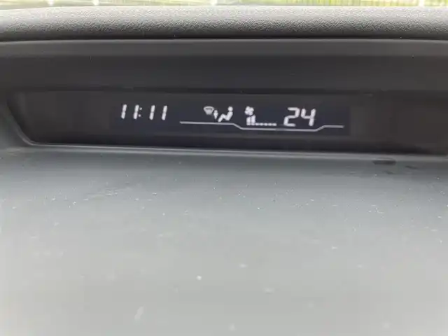 ホンダ ステップワゴン スパーダ Z HDDナビED 大阪府 2011(平23)年 14.7万km プレミアムホワイトパール ”(株)IDOMが運営する【じしゃロン堺店】の自社ローン専用車両になります。/こちらは現金またはオートローンご利用時の価格です。自社ローンご希望の方は別途その旨お申付け下さい”