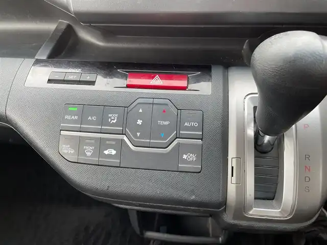 ホンダ ステップワゴン スパーダ Z HDDナビED 大阪府 2011(平23)年 14.7万km プレミアムホワイトパール ”(株)IDOMが運営する【じしゃロン堺店】の自社ローン専用車両になります。/こちらは現金またはオートローンご利用時の価格です。自社ローンご希望の方は別途その旨お申付け下さい”