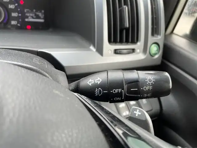 ホンダ ステップワゴン スパーダ Z HDDナビED 大阪府 2011(平23)年 14.7万km プレミアムホワイトパール ”(株)IDOMが運営する【じしゃロン堺店】の自社ローン専用車両になります。/こちらは現金またはオートローンご利用時の価格です。自社ローンご希望の方は別途その旨お申付け下さい”