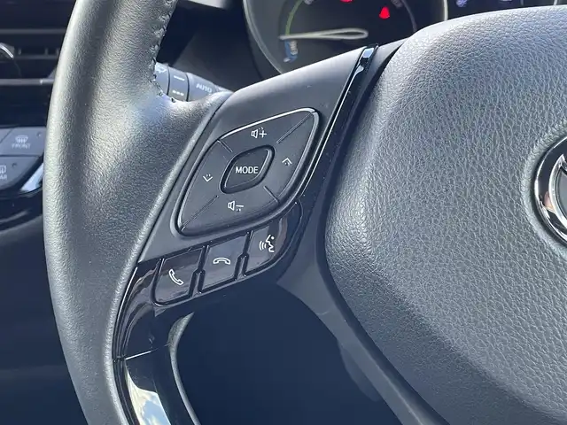 トヨタ Ｃ－ＨＲ G モード ネロ セーフティプラス 島根県 2021(令3)年 7.3万km ホワイトパールクリスタルシャイン 登録時走行距離72753Km/ワンオーナー/取扱い説明書（車/ナビ)/純正ナビ(AM/FM/Bluetooth）/追従型クルーズコントロール/全周囲カメラ/ハーフレザー/シートヒーター/純正フロアマット/コーナーセンサー/横滑り防止装置/レーンアシスト/三眼LEDライト/ビルドインETC/純正アルミ１８インチ