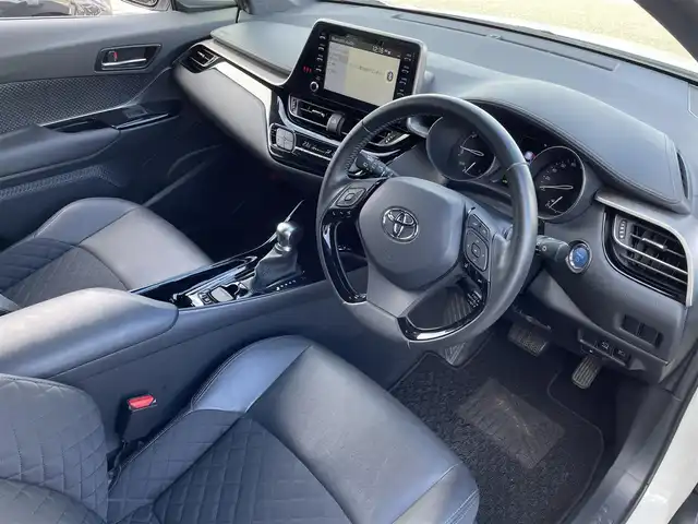 トヨタ Ｃ－ＨＲ G モード ネロ セーフティプラス 島根県 2021(令3)年 7.3万km ホワイトパールクリスタルシャイン 登録時走行距離72753Km/ワンオーナー/取扱い説明書（車/ナビ)/純正ナビ(AM/FM/Bluetooth）/追従型クルーズコントロール/全周囲カメラ/ハーフレザー/シートヒーター/純正フロアマット/コーナーセンサー/横滑り防止装置/レーンアシスト/三眼LEDライト/ビルドインETC/純正アルミ１８インチ
