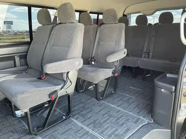 トヨタ ハイエース GL 佐賀県 2012(平24)年 15.7万km ブラックマイカ GLロング10人乗り/純正HDDナビゲーション/・フルセグTV/CD/DVD/SD/Bluetooth/フリップダウンモニター/ETC/100V電源/後席エアコン(温度調整無し)/ISOFIX対応/純正15インチアルミホイール/キセノンヘッドライト/純正フォグランプ/純正フロアマット/ドアバイザ―