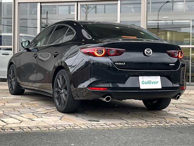マツダ マツダ３セダン 20S プロアクティブ ツーリングS 静岡県 2020(令2)年 3.1万km ジェットブラックマイカ 純正ナビ/・FM/AM/・Bluetooth/・USB/・CD/DVD/・メモリーオーディオ/・フルセグTV/・HDMI/主要装備/・３６０°ビューモニター/・運転席+助手席シートヒーター/・ステリングヒーター/・ヘッドアップディスプレイ/・ＥＴＣ/・追従クルコン/・ＭＴモード付ＡＴ/・パドルシフト/・コーナーセンサー/・ｉ－ｓｔｏｐ/・ＢＳＭ/・レーンキープアシスト/・横滑り防止装置/・運転席パワーシート/・スマートブレーキサポート