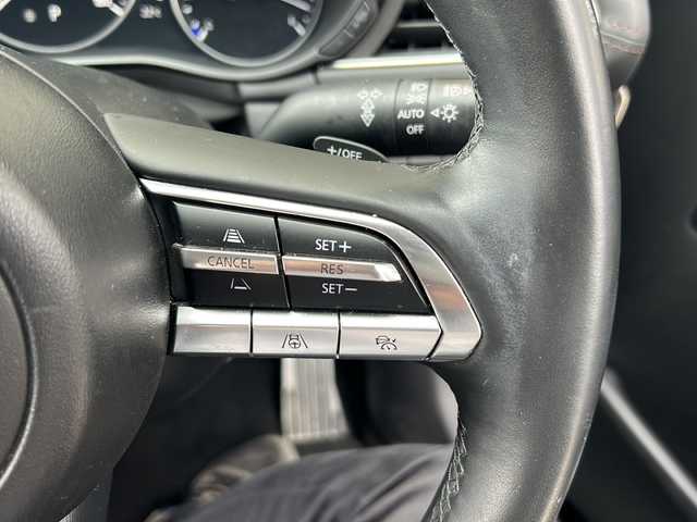 マツダ マツダ３セダン 20S プロアクティブ ツーリングS 静岡県 2020(令2)年 3.1万km ジェットブラックマイカ 純正ナビ/・FM/AM/・Bluetooth/・USB/・CD/DVD/・メモリーオーディオ/・フルセグTV/・HDMI/主要装備/・３６０°ビューモニター/・運転席+助手席シートヒーター/・ステリングヒーター/・ヘッドアップディスプレイ/・ＥＴＣ/・追従クルコン/・ＭＴモード付ＡＴ/・パドルシフト/・コーナーセンサー/・ｉ－ｓｔｏｐ/・ＢＳＭ/・レーンキープアシスト/・横滑り防止装置/・運転席パワーシート/・スマートブレーキサポート