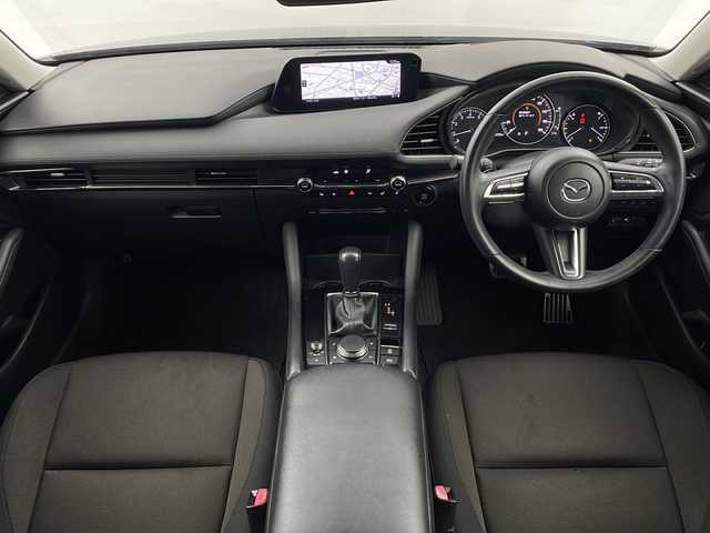 マツダ マツダ３セダン 20S プロアクティブ ツーリングS 栃木県 2020(令2)年 3.1万km ジェットブラックマイカ 純正ナビ/・FM/AM/・Bluetooth/・USB/・CD/DVD/・メモリーオーディオ/・フルセグTV/・HDMI/主要装備/・３６０°ビューモニター/・運転席+助手席シートヒーター/・ステリングヒーター/・ヘッドアップディスプレイ/・ＥＴＣ/・追従クルコン/・ＭＴモード付ＡＴ/・パドルシフト/・コーナーセンサー/・ｉ－ｓｔｏｐ/・ＢＳＭ/・レーンキープアシスト/・横滑り防止装置/・運転席パワーシート/・スマートブレーキサポート