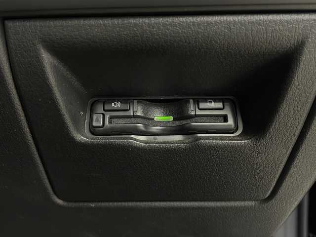 マツダ マツダ３セダン 20S プロアクティブ ツーリングS 栃木県 2020(令2)年 3.1万km ジェットブラックマイカ 純正ナビ/・FM/AM/・Bluetooth/・USB/・CD/DVD/・メモリーオーディオ/・フルセグTV/・HDMI/主要装備/・３６０°ビューモニター/・運転席+助手席シートヒーター/・ステリングヒーター/・ヘッドアップディスプレイ/・ＥＴＣ/・追従クルコン/・ＭＴモード付ＡＴ/・パドルシフト/・コーナーセンサー/・ｉ－ｓｔｏｐ/・ＢＳＭ/・レーンキープアシスト/・横滑り防止装置/・運転席パワーシート/・スマートブレーキサポート