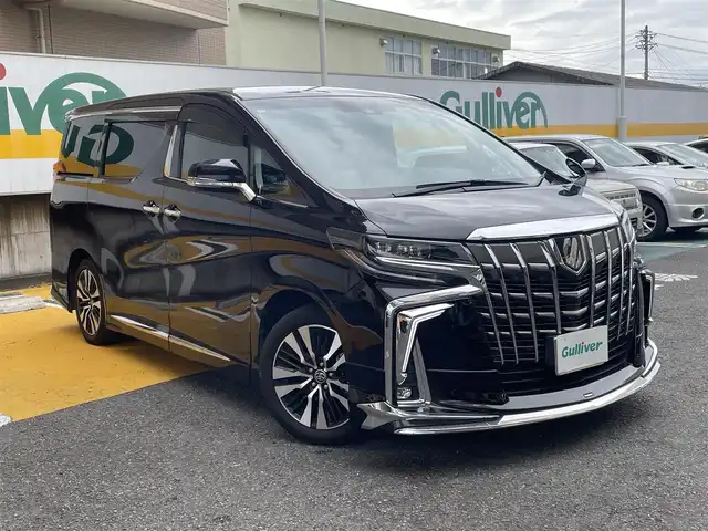 トヨタ アルファード S サイドリフトアップ 静岡県 2022(令4)年 2.1万km ブラック ワンオーナー/サイドリフトアップシート/モデリスタエアロ/純正ナビ/BT/DVD/CDデッキ/純正フリップダウンモニター/両側パワースライドドア/バックドアイージークローザー/アルパインデジタルインナーミラー型前後ドラレコ/プリクラッシュセーフティ/レーンキープアシスト/レーダークルーズコントロール/オートハイビーム/クリアランスソナー/S Cパッケージ用18インチAW/LEDヘッドライト/LEDフォグ/ビルトインETC2.0/革調シートカバー/スマートキー×2/保証書/取扱説明書/ナビ取扱説明書/R5/6/7点検記録簿有