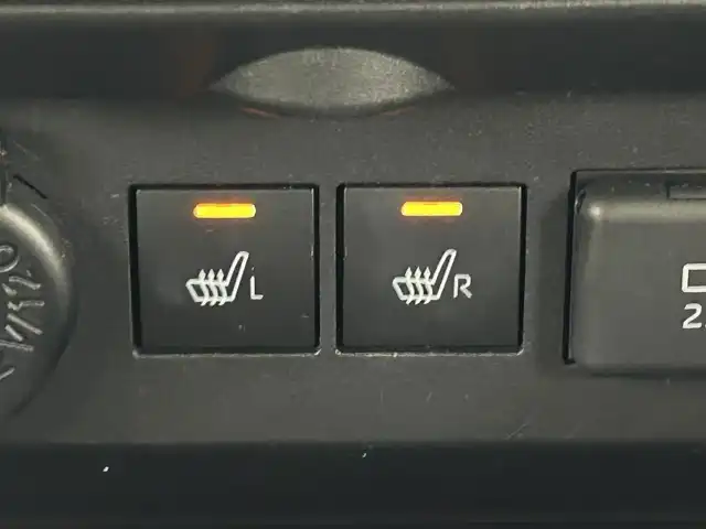 トヨタ ライズ Z 岡山県 2020(令2)年 5.6万km ナチュラルベージュマイカM 純正８インチナビ/【Bluetooth/フルセグTV/CD/DVD/HDMI】/型番:NSZT-Y68T/パノラミックビューモニター/前席シートヒーター/ドライブレコーダー前後/レーダークルーズコントロール/プリクラッシュセーフティ/オートハイビーム　/ＬＥＤヘッドライト　/純正フロアマット/純正17インチアルミホイール/アイドリングストップ/プッシュスタート/スマートキー×2/ナビ取扱説明書